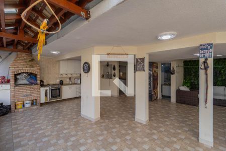 Casa à venda com 295m², 4 quartos e 4 vagasChurrasqueira