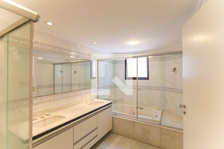 Apartamento à venda com 163m², 4 quartos e 3 vagas Apartamento à venda com 163m², 4 quartos e 3 vagasBanheiro do Quarto 3