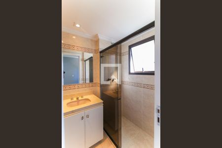 Apartamento à venda com 163m², 4 quartos e 3 vagasBanheiro do Quarto 2