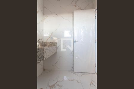 Casa à venda com 142m², 3 quartos e 2 vagasBanheiro da Suíte