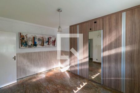 Quarto 2 de casa para alugar com 3 quartos, 160m² em Sagrada Família, Belo Horizonte