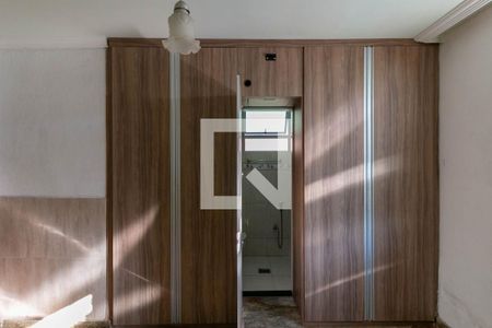 Quarto 2 de casa para alugar com 3 quartos, 160m² em Sagrada Família, Belo Horizonte