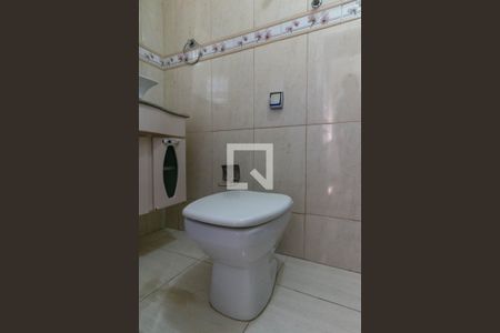 Banheiro  de casa para alugar com 3 quartos, 160m² em Sagrada Família, Belo Horizonte