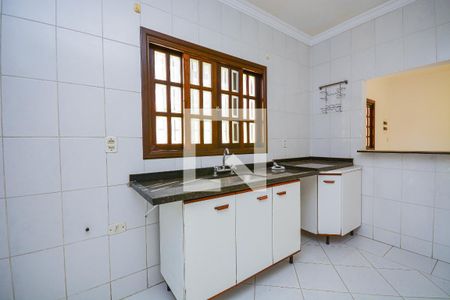 Casa à venda com 175m², 4 quartos e 4 vagas Casa à venda com 175m², 4 quartos e 4 vagasCozinha