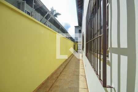Casa à venda com 175m², 4 quartos e 4 vagas Casa à venda com 175m², 4 quartos e 4 vagasCorredor Quintal