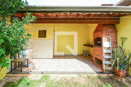 Casa à venda com 175m², 4 quartos e 4 vagas Casa à venda com 175m², 4 quartos e 4 vagasQuintal