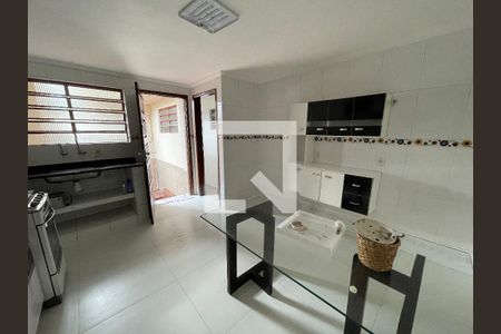 Casa para alugar com 100m², 3 quartos e 2 vagas Casa para alugar com 100m², 3 quartos e 2 vagasCozinha