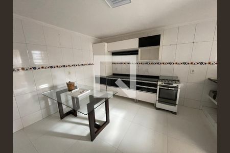 Casa para alugar com 100m², 3 quartos e 2 vagas Casa para alugar com 100m², 3 quartos e 2 vagasCozinha