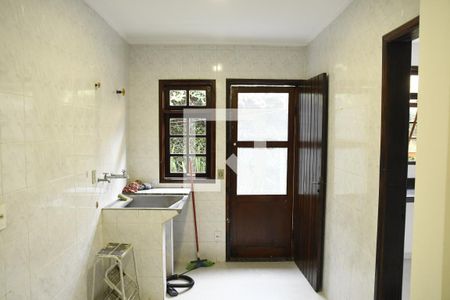 Casa de condomínio para alugar com 285m², 6 quartos e 4 vagasÁrea de Serviço