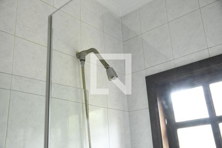 Casa de condomínio para alugar com 285m², 6 quartos e 4 vagasBanheiro social