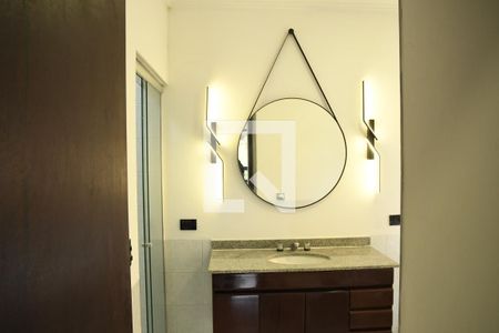 Casa de condomínio para alugar com 285m², 6 quartos e 4 vagasBanheiro da Suíte 2