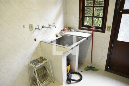 Casa de condomínio para alugar com 285m², 6 quartos e 4 vagasÁrea de Serviço