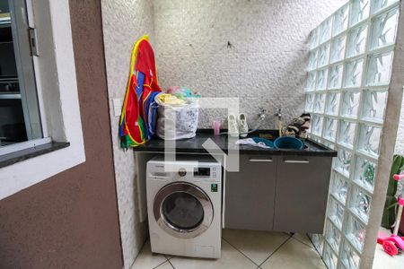 Casa à venda com 70m², 2 quartos e 2 vagasÁrea de Serviço