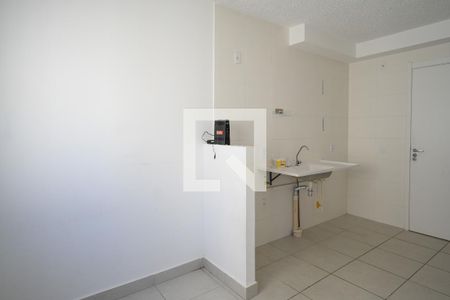 Sala/ Cozinha  de apartamento à venda com 2 quartos, 33m² em Parque Fongaro, São Paulo