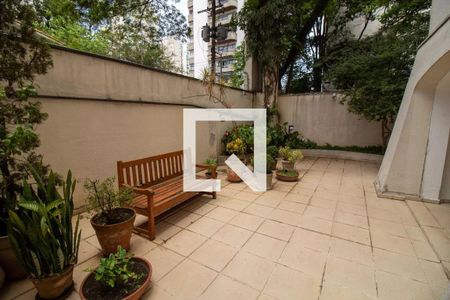 Apartamento à venda com 145m², 4 quartos e 2 vagas Apartamento à venda com 145m², 4 quartos e 2 vagasÁrea Comum