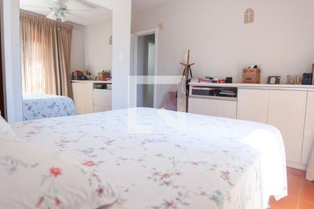 Casa à venda com 250m², 5 quartos e 2 vagassuite