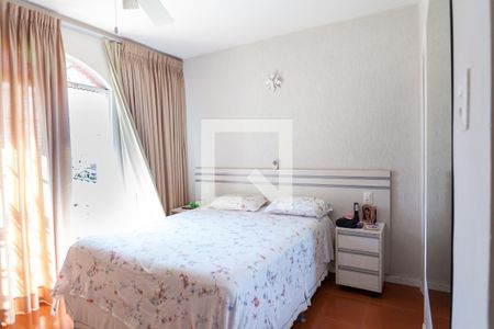 Casa à venda com 250m², 5 quartos e 2 vagassuite