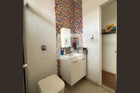 Casa à venda com 150m², 4 quartos e 2 vagasBanheiro