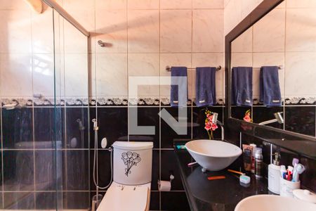 Casa à venda com 230m², 5 quartos e 2 vagasBanheiro da Suíte