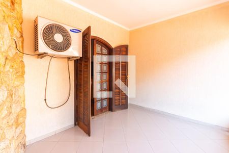 Casa à venda com 230m², 5 quartos e 2 vagasSacada