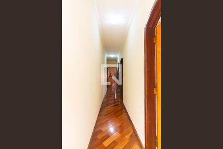 Casa à venda com 230m², 5 quartos e 2 vagasCorredor