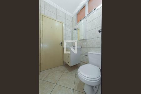 Casa à venda com 170m², 3 quartos e 4 vagasEdicula - Banheiro