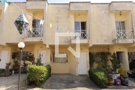 Casa de condomínio para alugar com 65m², 2 quartos e 1 vagaFachada