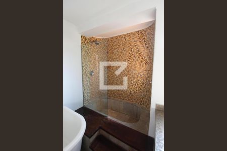 Apartamento à venda com 210m², 3 quartos e 4 vagasBanheiro da Suíte