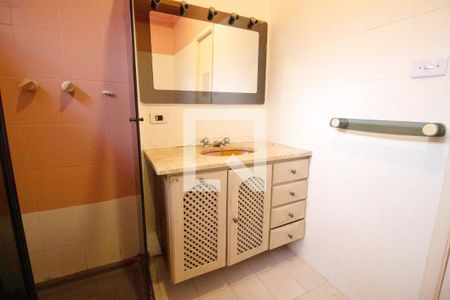 Casa à venda com 220m², 3 quartos e 4 vagasBanheiro da Suíte