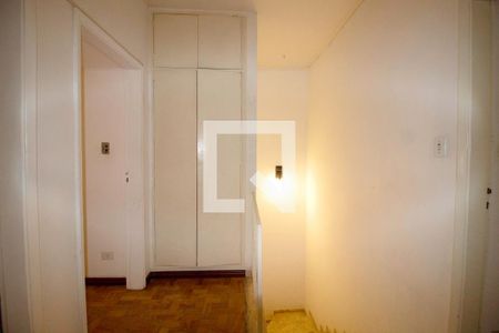 Casa à venda com 220m², 3 quartos e 4 vagasCorredor