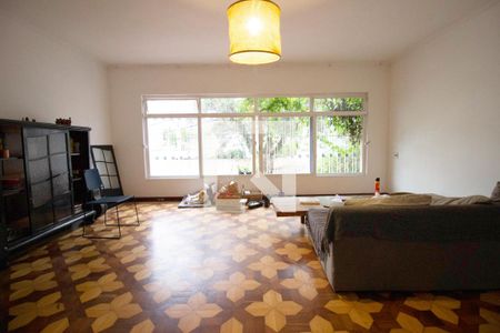 Casa à venda com 220m², 3 quartos e 4 vagasSala