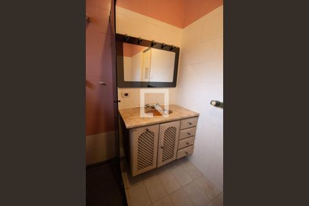 Casa à venda com 220m², 3 quartos e 4 vagasBanheiro da Suíte