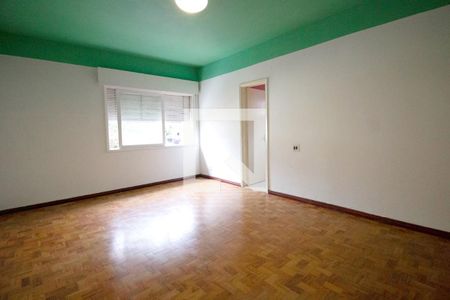 Casa à venda com 220m², 3 quartos e 4 vagasSuíte