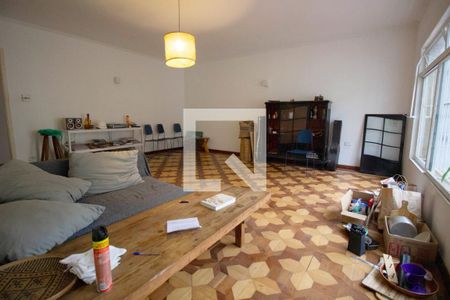 Casa à venda com 220m², 3 quartos e 4 vagasSala