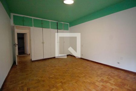 Casa à venda com 220m², 3 quartos e 4 vagasSuíte