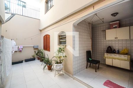 Casa para alugar com 226m², 3 quartos e 2 vagasQuintal