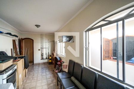 Casa para alugar com 226m², 3 quartos e 2 vagasQuarto de serviço