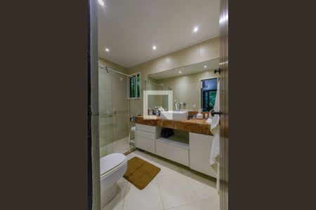 Casa de condomínio à venda com 550m², 4 quartos e 2 vagasBanheiro 2