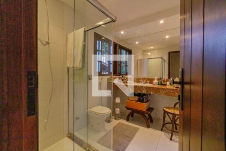 Casa de condomínio à venda com 550m², 4 quartos e 2 vagasBanheiro da Suíte