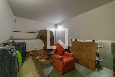 Casa de condomínio à venda com 550m², 4 quartos e 2 vagasPorão