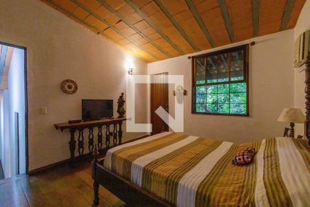 Casa de condomínio à venda com 550m², 4 quartos e 2 vagasSuíte