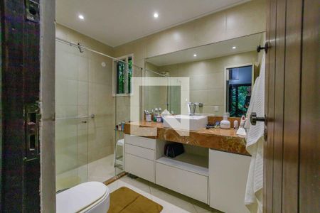 Casa de condomínio à venda com 550m², 4 quartos e 2 vagasBanheiro 2