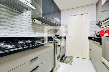 Apartamento à venda com 106m², 3 quartos e 2 vagas Apartamento à venda com 106m², 3 quartos e 2 vagasCozinha