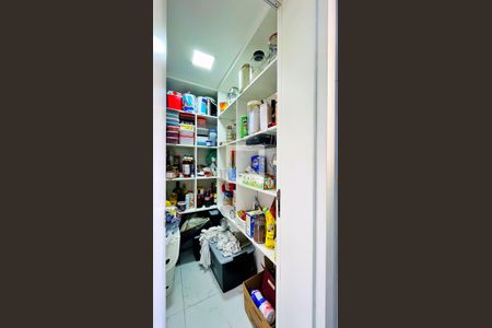 Apartamento à venda com 106m², 3 quartos e 2 vagas Apartamento à venda com 106m², 3 quartos e 2 vagasDespensa