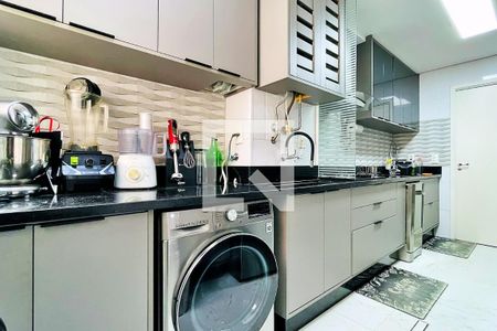 Apartamento à venda com 106m², 3 quartos e 2 vagas Apartamento à venda com 106m², 3 quartos e 2 vagasÁrea de Serviço