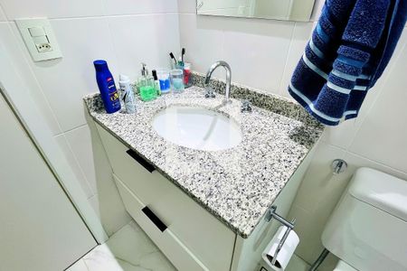 Apartamento à venda com 106m², 3 quartos e 2 vagas Apartamento à venda com 106m², 3 quartos e 2 vagasBanheiro da Suíte