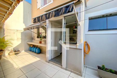 Casa à venda com 240m², 4 quartos e 2 vagasQuintal e Churrasqueira