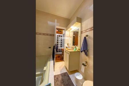 Casa à venda com 240m², 4 quartos e 2 vagasBanheiro da Suíte 1