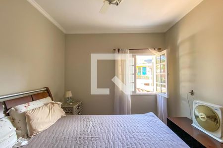 Casa à venda com 240m², 4 quartos e 2 vagasSuíte 1