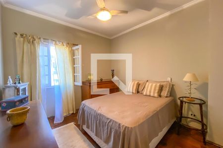 Casa à venda com 240m², 4 quartos e 2 vagasSuíte 2